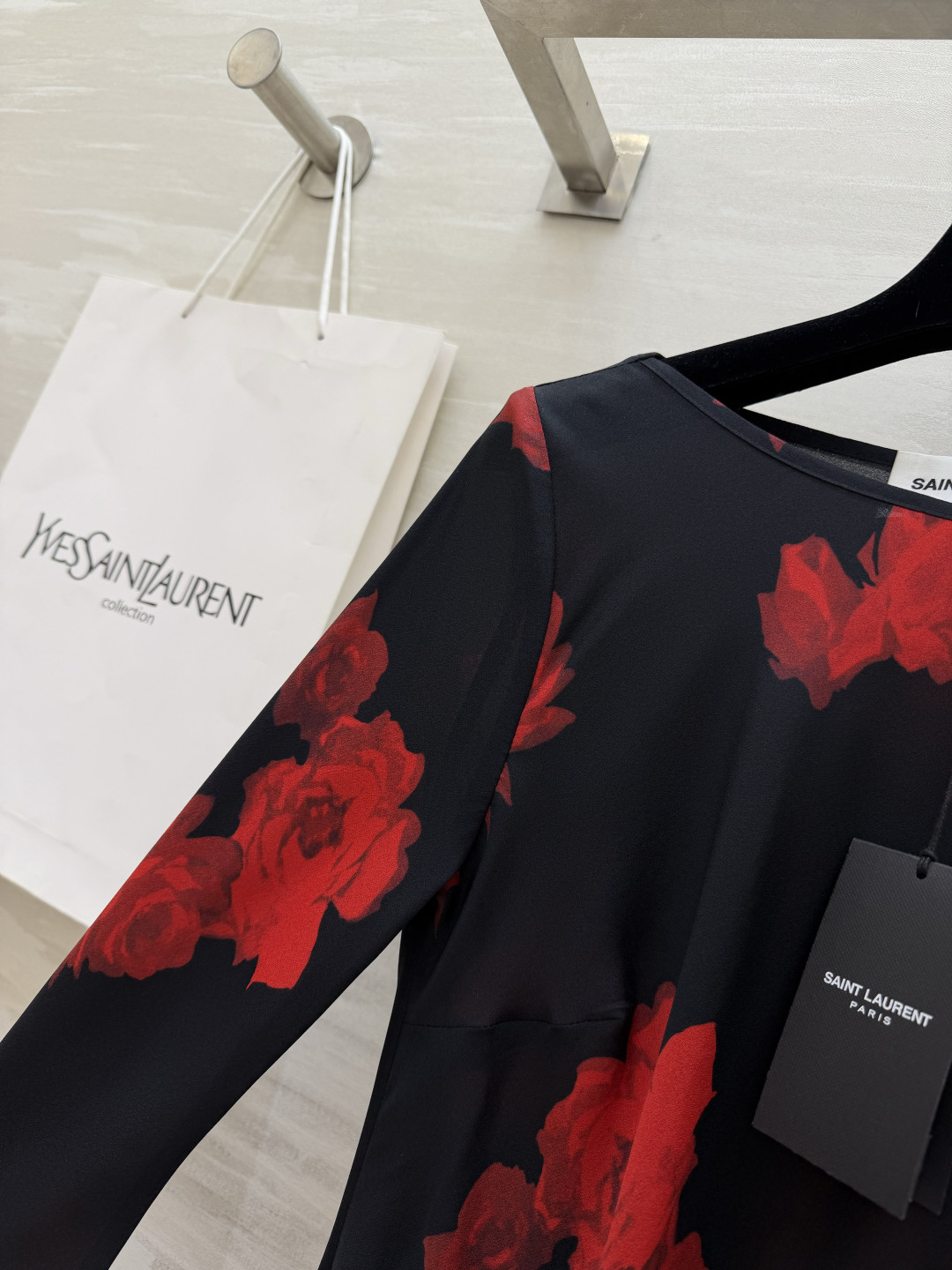 #ysl²⁶春夏新款 长袖船领真丝 法式优雅连衣裙 定制真丝面料奢华高级 暗影酒红玫瑰花 高品质定制 现货首发size：