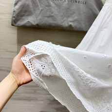 Brunello Cucinell♡²⁶重工刺绣白半裙|把浪漫穿在身上🌿精选柔软棉料 腰头抽绳松紧设计 不挑腰围 中段镂 Brunello Cucinell♡²⁶重工刺绣白半裙|把浪漫穿在身上🌿精选柔软棉料 腰头抽绳松紧设计 不挑腰围 中段镂