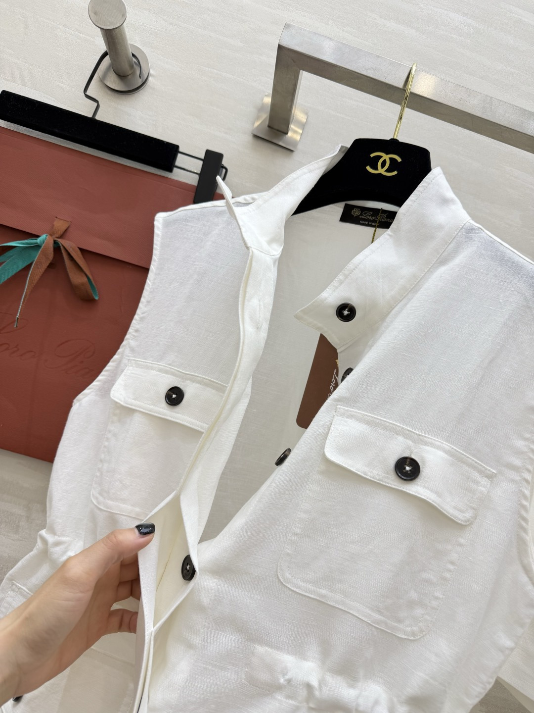 Loro Pian♡²⁶亚麻马甲短裤套装|白/藏青/麻灰三色齐发 天然水洗亚麻混纺面料 自带慵懒肌理感 上身清爽利落 立 Loro Pian♡²⁶亚麻马甲短裤套装|白/藏青/麻灰三色齐发 天然水洗亚麻混纺面料 自带慵懒肌理感 上身清爽利落 立