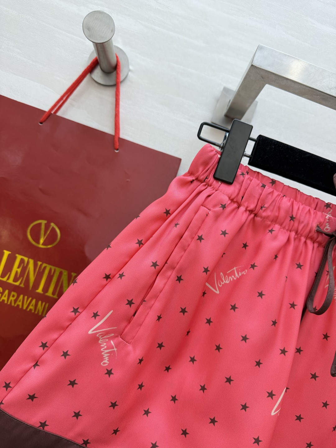 Valentin♡²⁶蜜桃星星缎面短款套装｜甜妹天花板高支缎面料 自带细腻柔光 丝滑亲肤！元气蜜桃粉满印黑星 手写品牌l