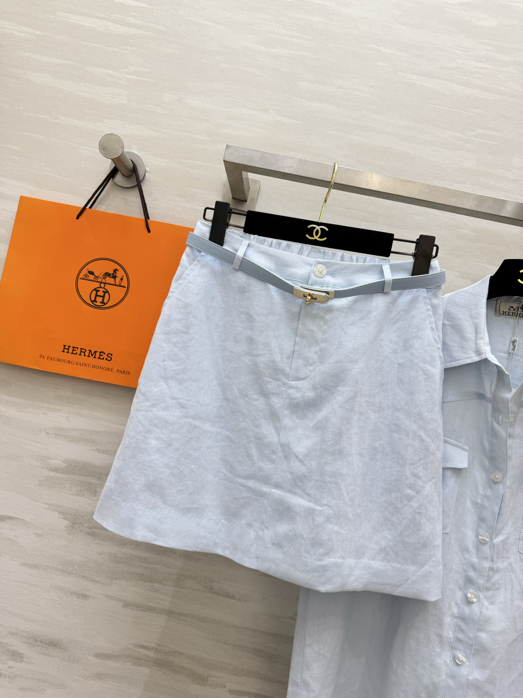 Herme♡²⁶亚麻无袖套装｜松弛感天花板 甄选天然水洗亚麻面料 自带肌理褶皱 经典翻领无袖衬衫 双工装口袋设计 简约利