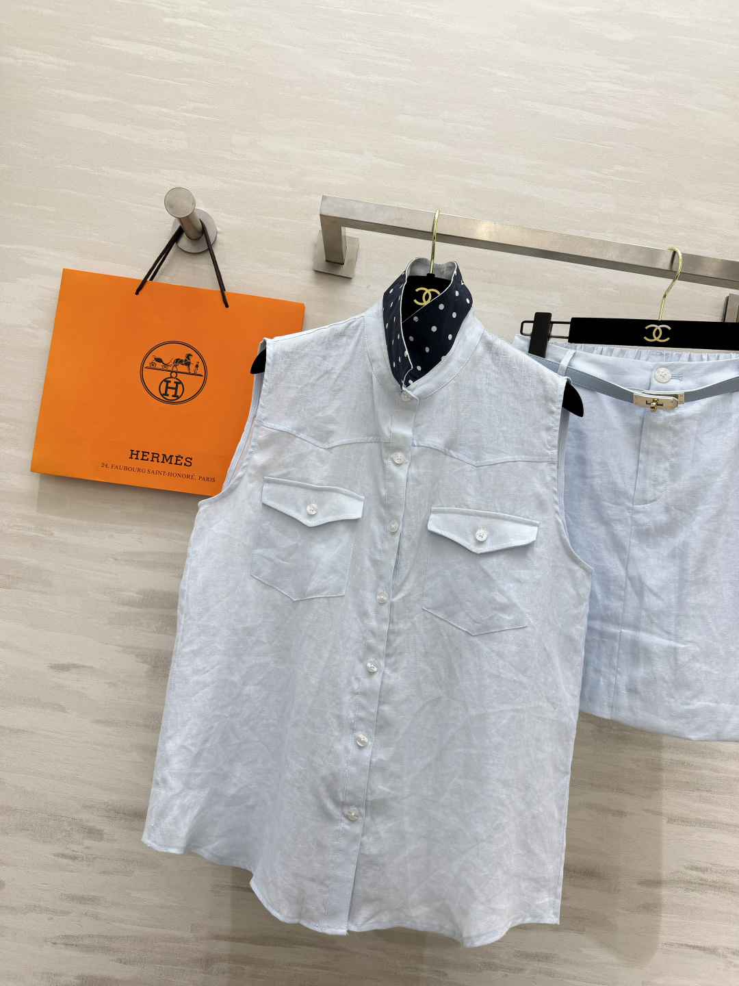 Herme♡²⁶亚麻无袖套装｜松弛感天花板 甄选天然水洗亚麻面料 自带肌理褶皱 经典翻领无袖衬衫 双工装口袋设计 简约利