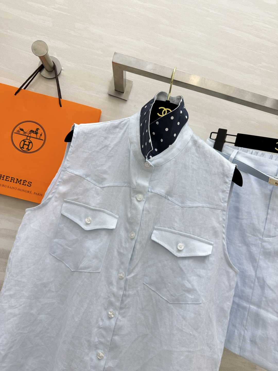 Herme♡²⁶亚麻无袖套装｜松弛感天花板 甄选天然水洗亚麻面料 自带肌理褶皱 经典翻领无袖衬衫 双工装口袋设计 简约利