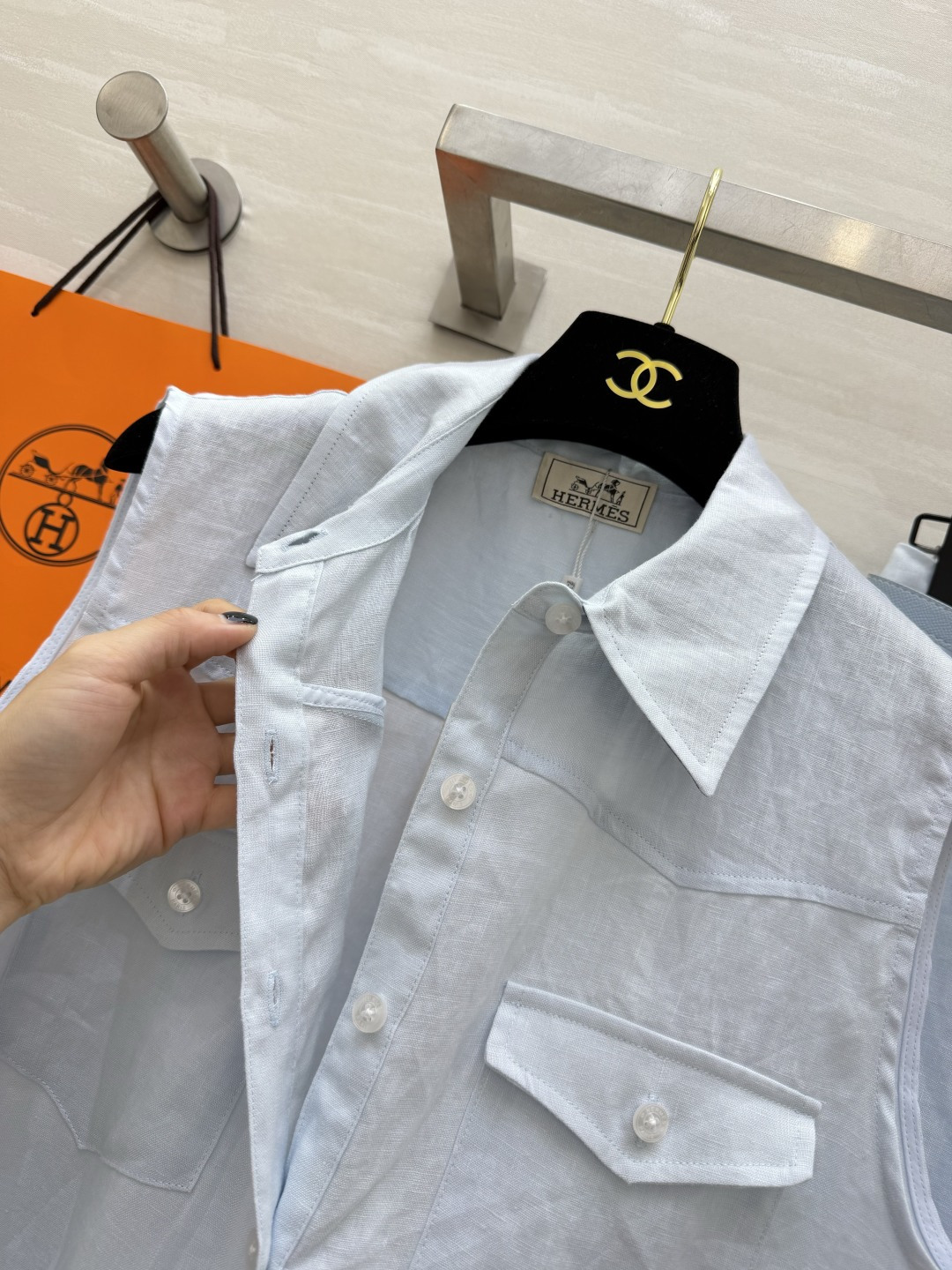 Herme♡²⁶亚麻无袖套装｜松弛感天花板 甄选天然水洗亚麻面料 自带肌理褶皱 经典翻领无袖衬衫 双工装口袋设计 简约利