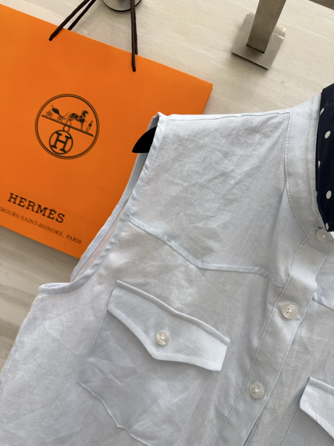 Herme♡²⁶亚麻无袖套装｜松弛感天花板 甄选天然水洗亚麻面料 自带肌理褶皱 经典翻领无袖衬衫 双工装口袋设计 简约利