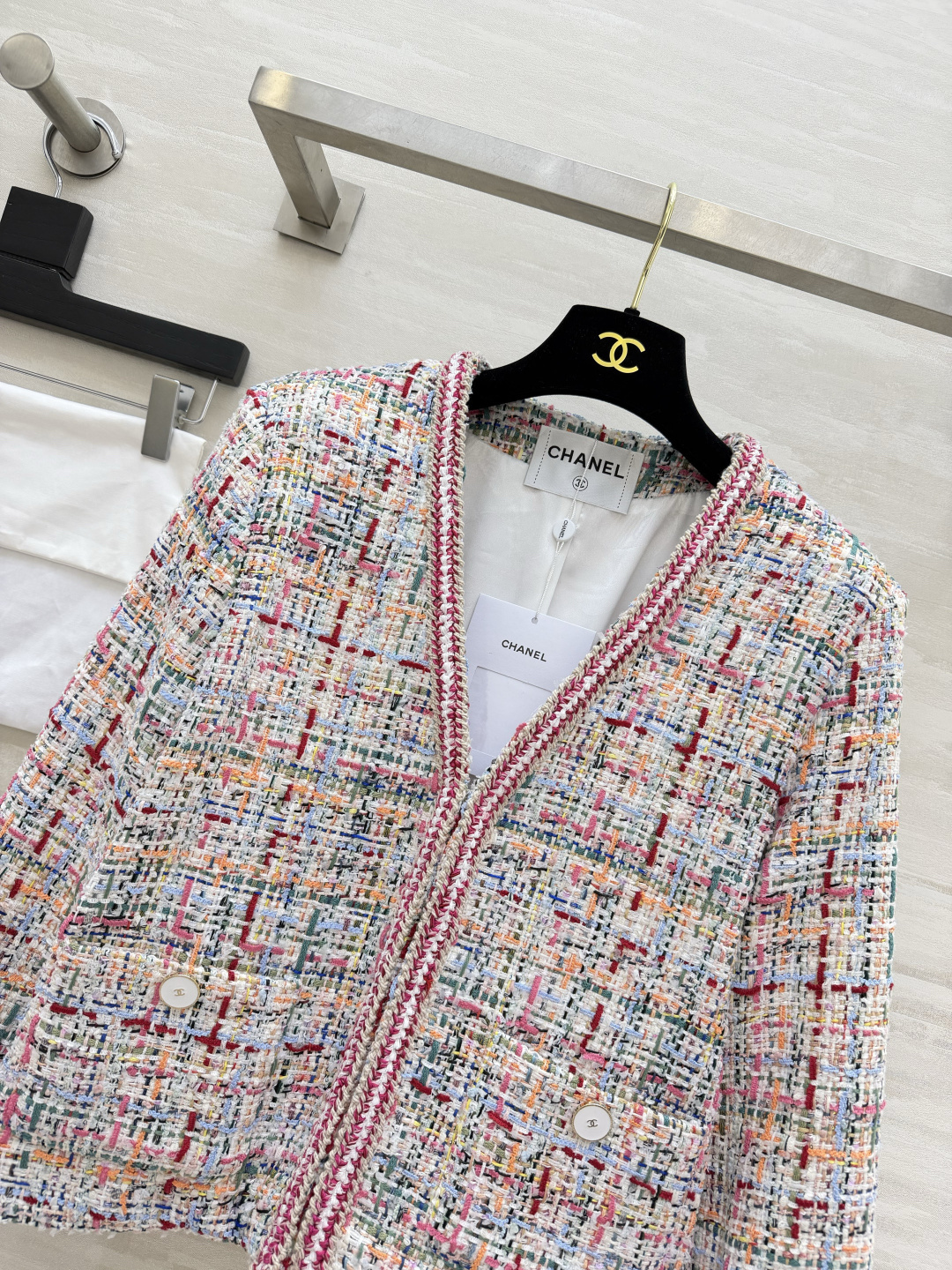 Chane♡²⁶P V领斜纹软呢外套 定制提花内里 高品质定制 现货首发size：S/M/L（s码肩宽：38，胸围：98