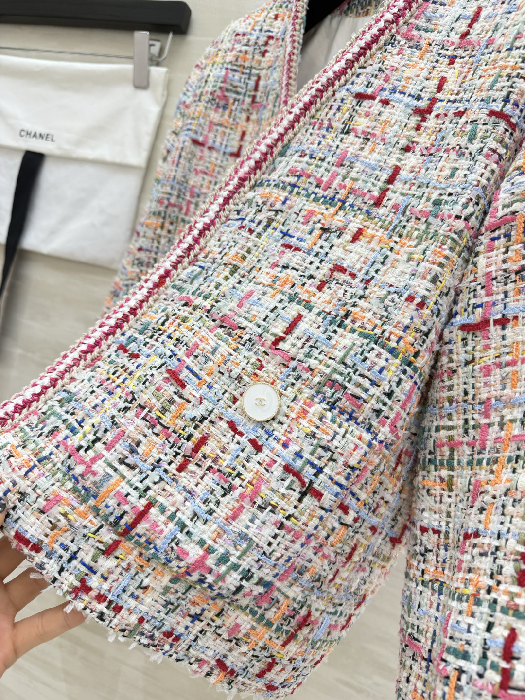 Chane♡²⁶P V领斜纹软呢外套 定制提花内里 高品质定制 现货首发size：S/M/L（s码肩宽：38，胸围：98