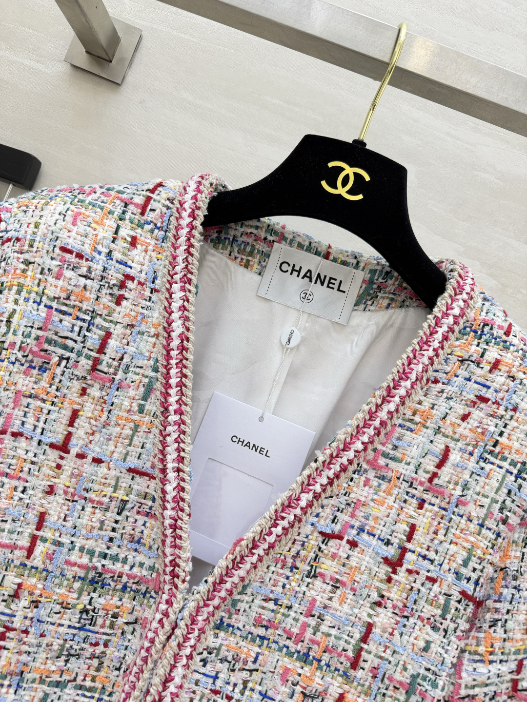 Chane♡²⁶P V领斜纹软呢外套 定制提花内里 高品质定制 现货首发size：S/M/L（s码肩宽：38，胸围：98