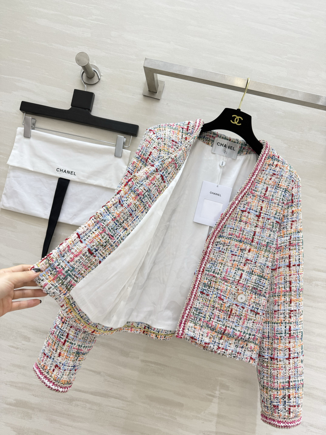 Chane♡²⁶P V领斜纹软呢外套 定制提花内里 高品质定制 现货首发size：S/M/L（s码肩宽：38，胸围：98