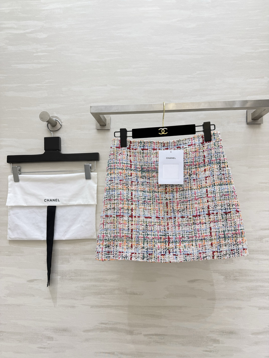 NO:946765,ChaneP tweed skirt, custom jacquard lining, high quality customization, available in stock first size S/M/L (S size waist 66, hip 88, skirt length 37), Chanel-clothing, chanel, chanel, skirts,19860909ChaneP 斜纹软呢半裙 定制提花内里 高品质定制 现货首发sizeS/M/L（s码腰围66,臀围88,裙长37）,香奈儿-服装,chanel,chanel,skirts,,Women's clothing