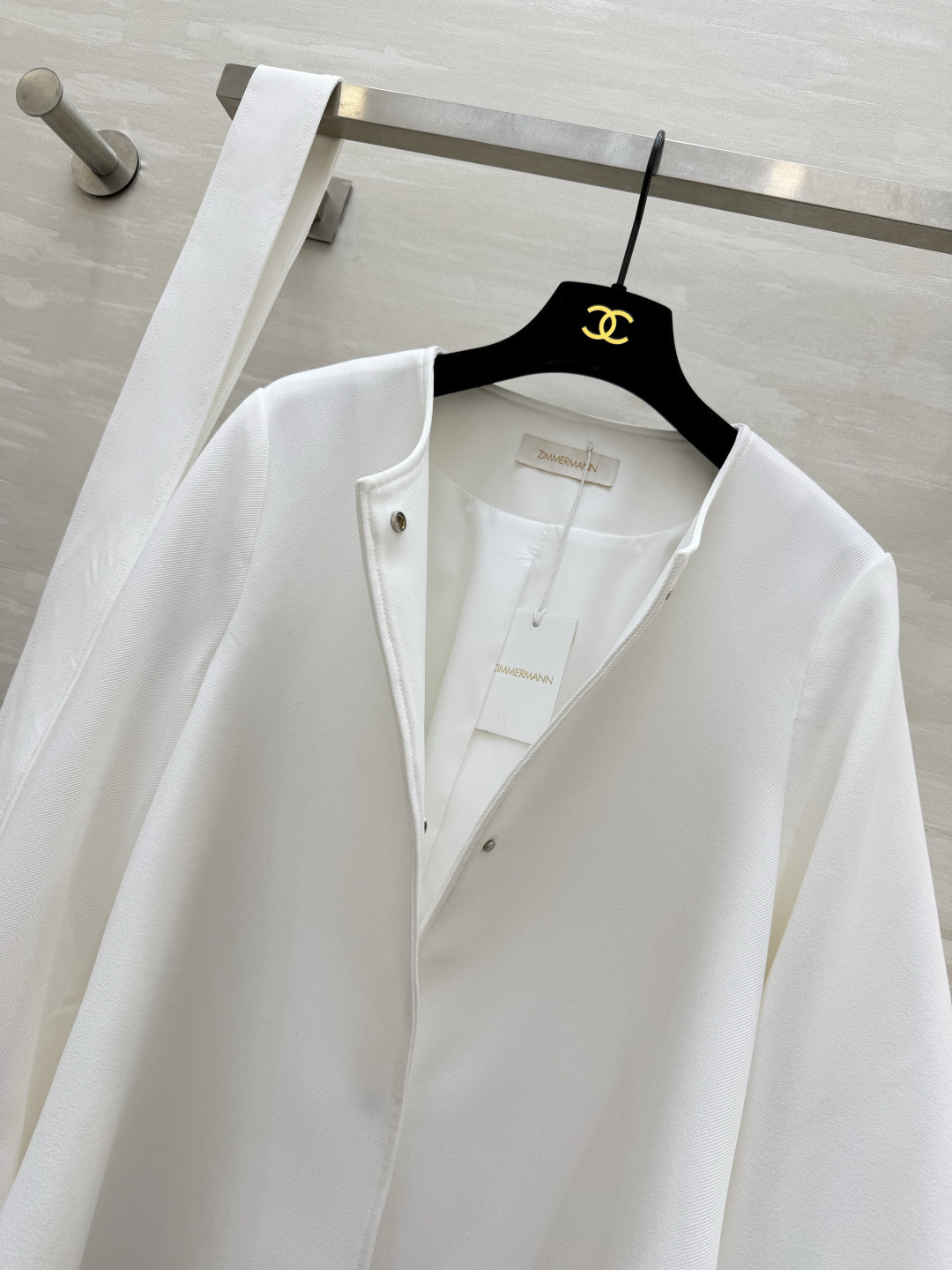 #ZIMMERMAN♡²⁶新款 灯笼袖收腰外套 温柔到骨子里的氛围感外套✨极简圆领+利落剪裁 自带高级感滤镜 灯笼袖设计
