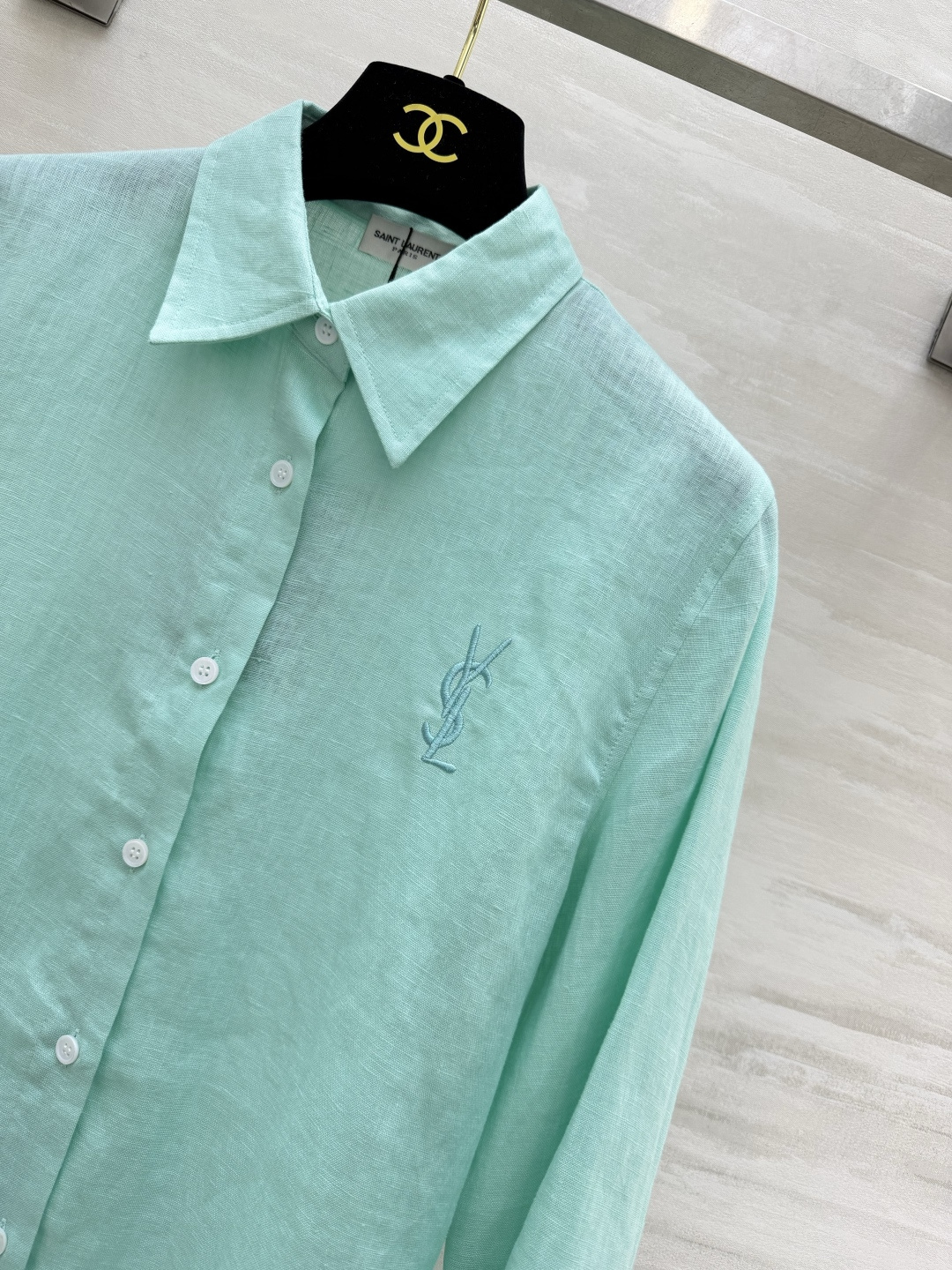 YSL²⁶亚麻刺绣衬衫 天然水洗亚麻｜透气清爽 宽松直筒版型｜包容各种身材 胸口低调刺绣标识 袖扣可调节 长短袖随心切换