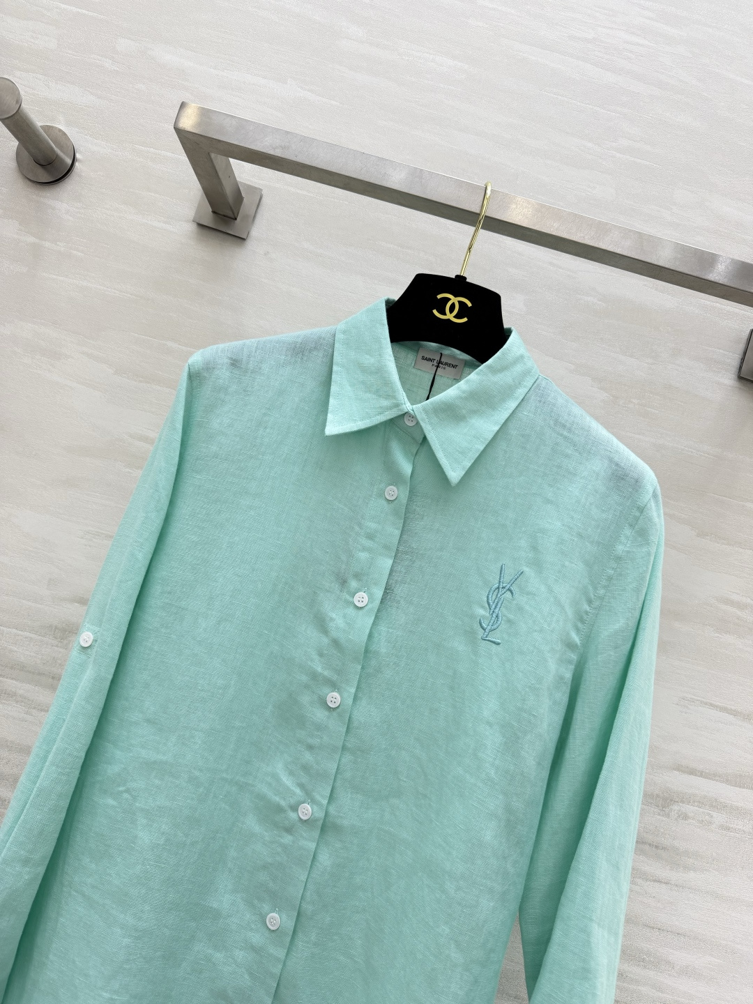 YSL²⁶亚麻刺绣衬衫 天然水洗亚麻｜透气清爽 宽松直筒版型｜包容各种身材 胸口低调刺绣标识 袖扣可调节 长短袖随心切换