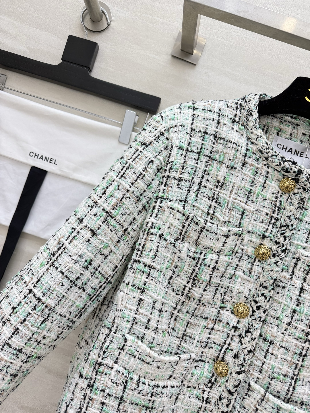 Chane♡²⁶薄荷绿金扣粗花呢外套 现货首发size：S/M/L（s码肩宽：40，胸围：100，衣长：49）