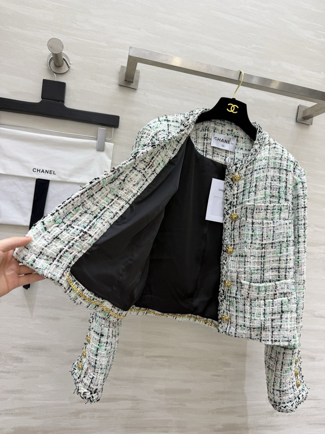 Chane♡²⁶薄荷绿金扣粗花呢外套 现货首发size：S/M/L（s码肩宽：40，胸围：100，衣长：49）