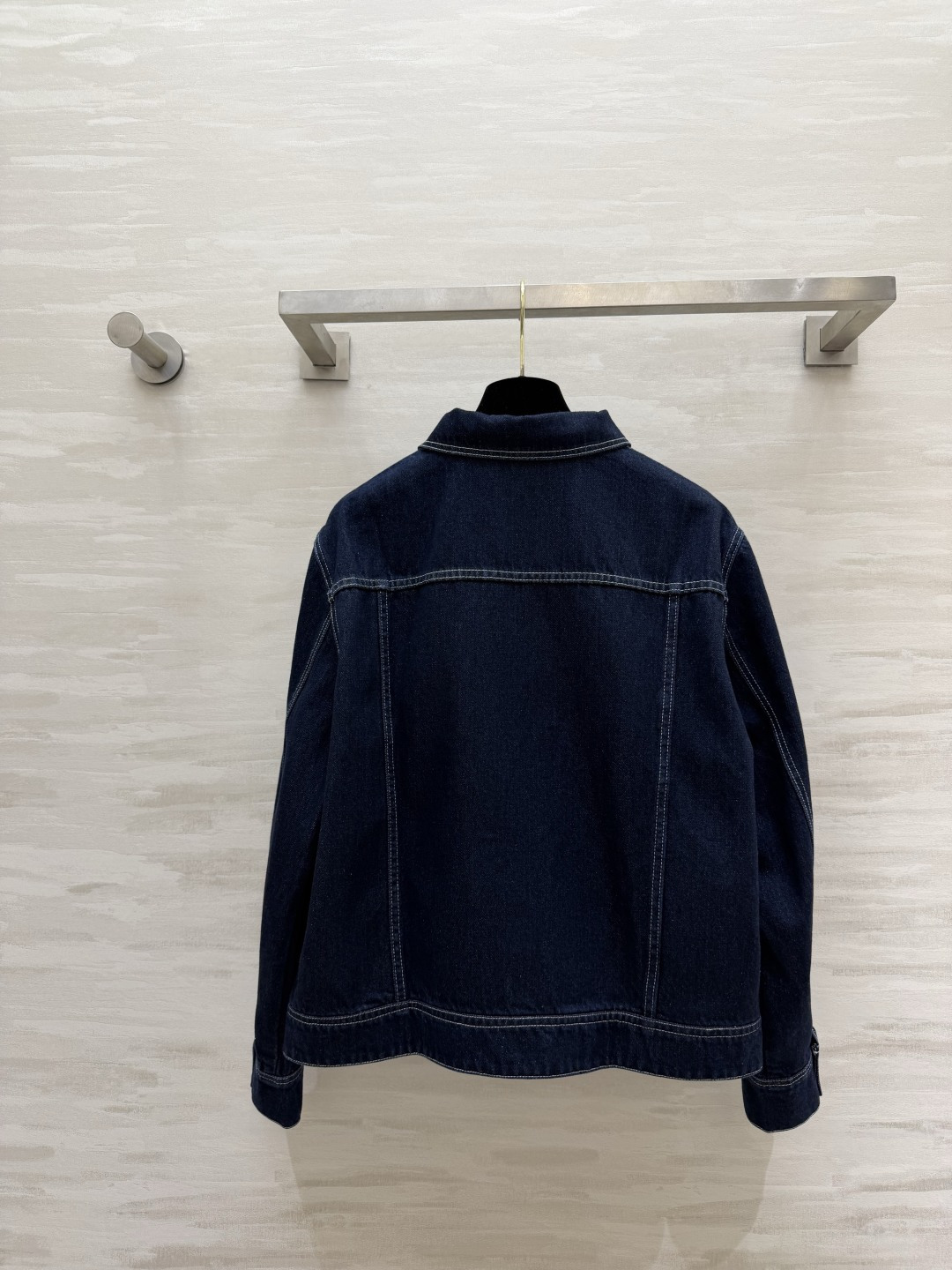 Celin♡²⁶▪️复古原色牛仔外套 深蓝原牛面料｜挺括有型 撞色明线走线 工装双口袋设计 拉链翻领宽松落肩剪裁 飒爽休