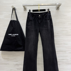ysl²⁶封神微喇牛仔裤|承包你一整个四季穿搭✨白/浅蓝/黑灰三色齐上线 经典高腰微喇版型!巧妙修饰胯宽、腿不直,拉长腿 ysl²⁶封神微喇牛仔裤|承包你一整个四季穿搭✨白/浅蓝/黑灰三色齐上线 经典高腰微喇版型!巧妙修饰胯宽、腿不直,拉长腿