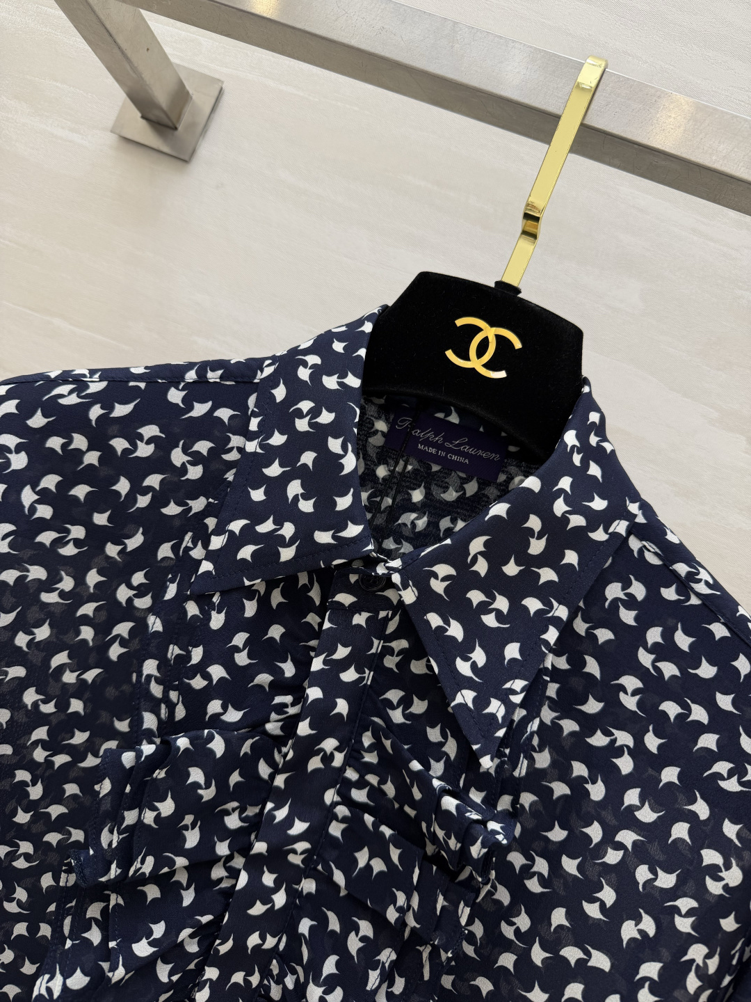#Ralph Lauren²⁶ss紫标系列 藏青底真丝碎花衬衣  荷叶边真丝把浪漫刻进骨子里 前襟褶皱荷叶边+袖口木耳边