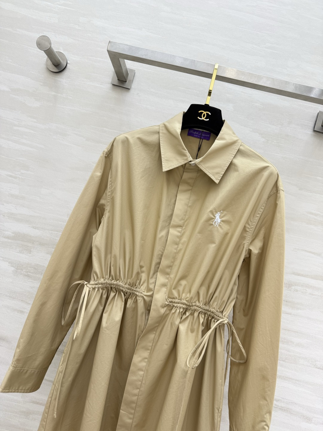 Ralph Laure♡²⁶早秋宝藏衬衫裙｜两色现货 经典小马刺绣｜腰部抽绳收腰 版型宽松藏肉 对各种身形友好 白色清爽