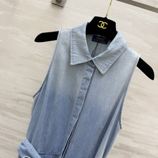 Ralph Lauren²⁶早秋刚需 牛仔背心连衣裙 浅水洗柔和牛仔面料 翻领设计|自带束腰蝴蝶结腰带 收腰大裙摆 显瘦 Ralph Lauren²⁶早秋刚需 牛仔背心连衣裙 浅水洗柔和牛仔面料 翻领设计|自带束腰蝴蝶结腰带 收腰大裙摆 显瘦