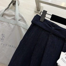 Brunello Cucinell♡²⁶原色深蓝腰带阔腿牛仔裤 自带原配腰带 氛围感直接拉满 高腰打褶剪裁 拉高腰线优化 Brunello Cucinell♡²⁶原色深蓝腰带阔腿牛仔裤 自带原配腰带 氛围感直接拉满 高腰打褶剪裁 拉高腰线优化