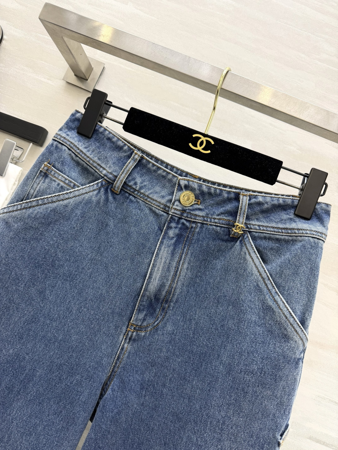 Chane♡²⁶B 原版开发 侧logo皮标牛仔裤 高品质定制 现货首发size：36/38/40（）