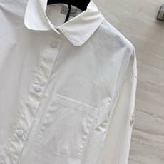 Moncle♡²⁶娃娃领短款抽绳外套|两色上新 简约减龄的日常刚需单品 柔和小圆娃娃领 弱化棱角 自带少女感 宽松短款剪 Moncle♡²⁶娃娃领短款抽绳外套|两色上新 简约减龄的日常刚需单品 柔和小圆娃娃领 弱化棱角 自带少女感 宽松短款剪