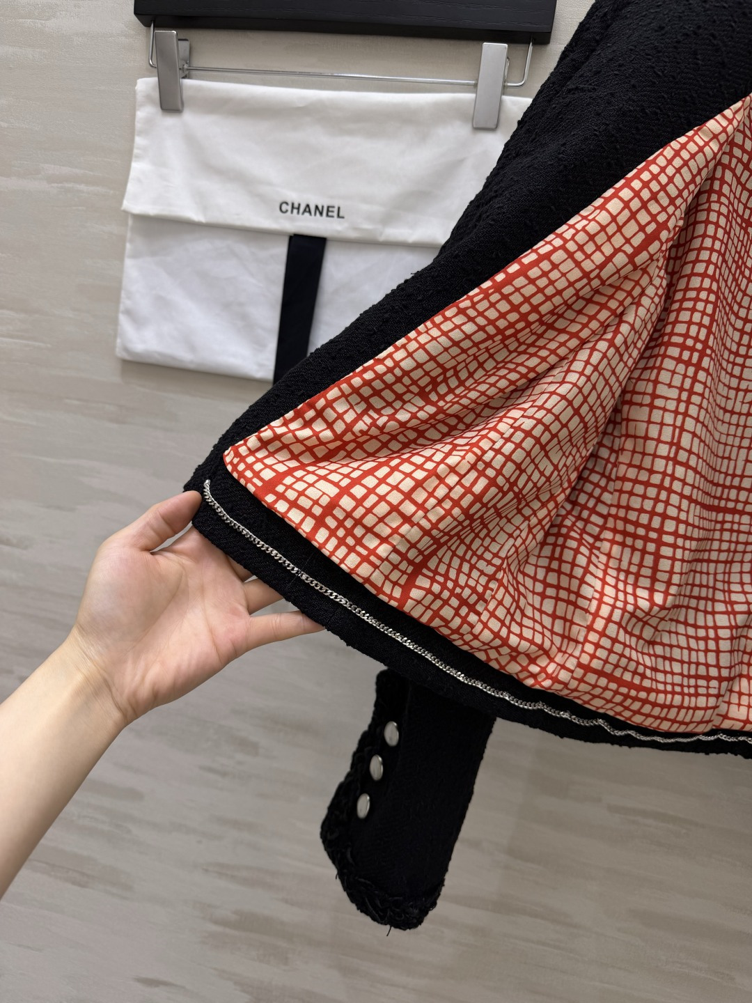 Chane♡²⁶🖤经典圆领黑色外套 粗花呢面料｜编织花边领边袖口 开模双C质感排扣 四袋设计 永不过时 常年实穿 高品质