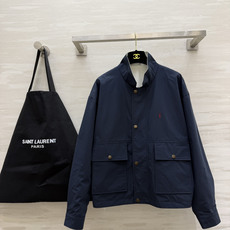 Ysl²⁶新款 翻领刺绣logo双面穿百搭休闲夹克外套 米白 藏蓝双面可穿 解锁多种风格!面料挺括度手感都超赞 翻领刺绣 Ysl²⁶新款 翻领刺绣logo双面穿百搭休闲夹克外套 米白 藏蓝双面可穿 解锁多种风格!面料挺括度手感都超赞 翻领刺绣