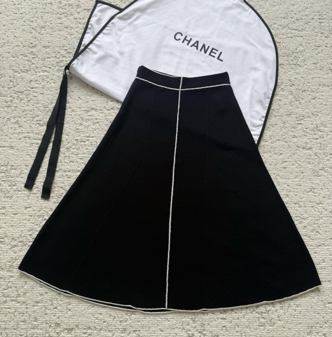 Chane♡²⁶B 线条撞色针织长半裙 高品质定制 现货首发size：36/38/40（）