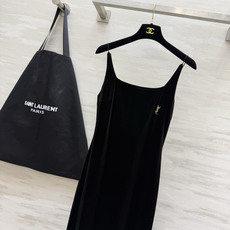 ꫛꫀꪝ今日新品🌟 🛒品牌:YSL²⁶新品 🖤:“𝑀𝑎𝑡𝑐ℎ𝑚𝑎𝑘𝑒𝑟 • 丝绒裙 ———『吊带裙』 ꫛꫀꪝ今日新品🌟 🛒品牌:YSL²⁶新品 🖤:“𝑀𝑎𝑡𝑐ℎ𝑚𝑎𝑘𝑒𝑟 • 丝绒裙 ———『吊带裙』