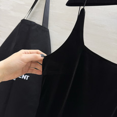 ꫛꫀꪝ今日新品🌟 🛒品牌:YSL²⁶新品 🖤:“𝑀𝑎𝑡𝑐ℎ𝑚𝑎𝑘𝑒𝑟 • 丝绒裙 ———『吊带裙』 ꫛꫀꪝ今日新品🌟 🛒品牌:YSL²⁶新品 🖤:“𝑀𝑎𝑡𝑐ℎ𝑚𝑎𝑘𝑒𝑟 • 丝绒裙 ———『吊带裙』