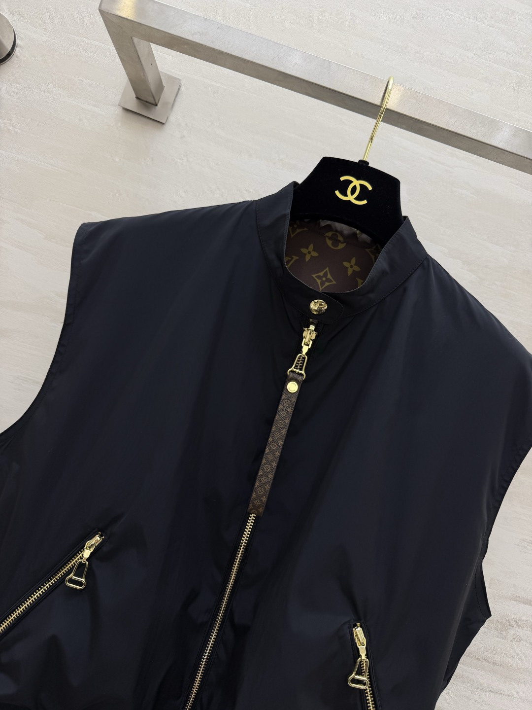 Lvvv²⁶双面无袖立领真丝马甲 原版开发 正反两穿 高品质定制 现货首发size：S/M/L（）