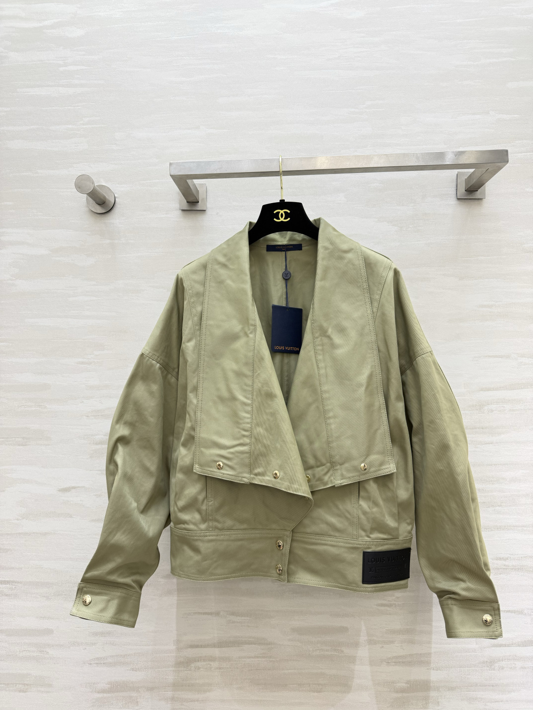 Lvvv²⁶FW 按扣前襟深V夹克外套 高品质定制 现货首发size：S/M/L（）