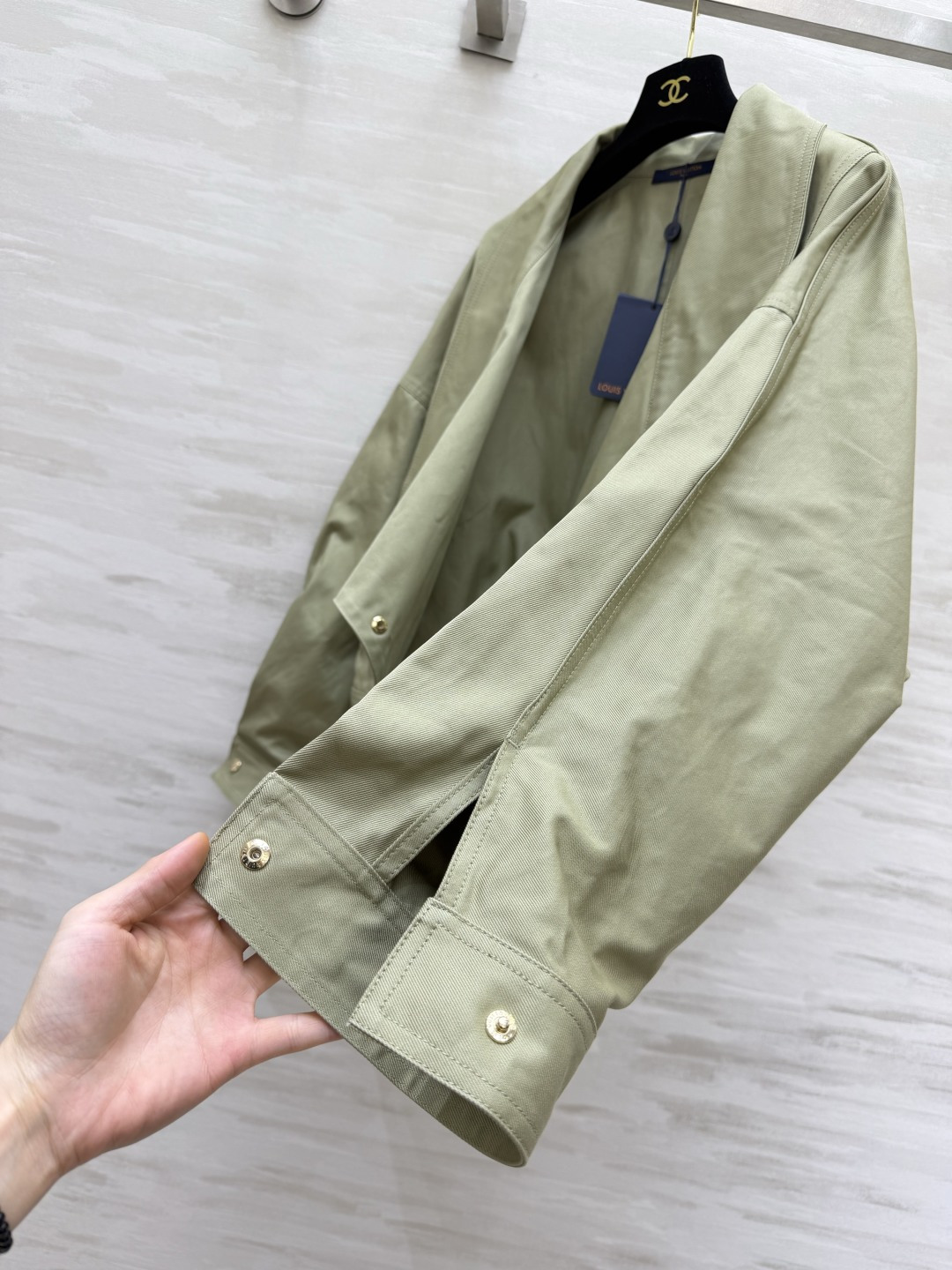 Lvvv²⁶FW 按扣前襟深V夹克外套 高品质定制 现货首发size：S/M/L（）