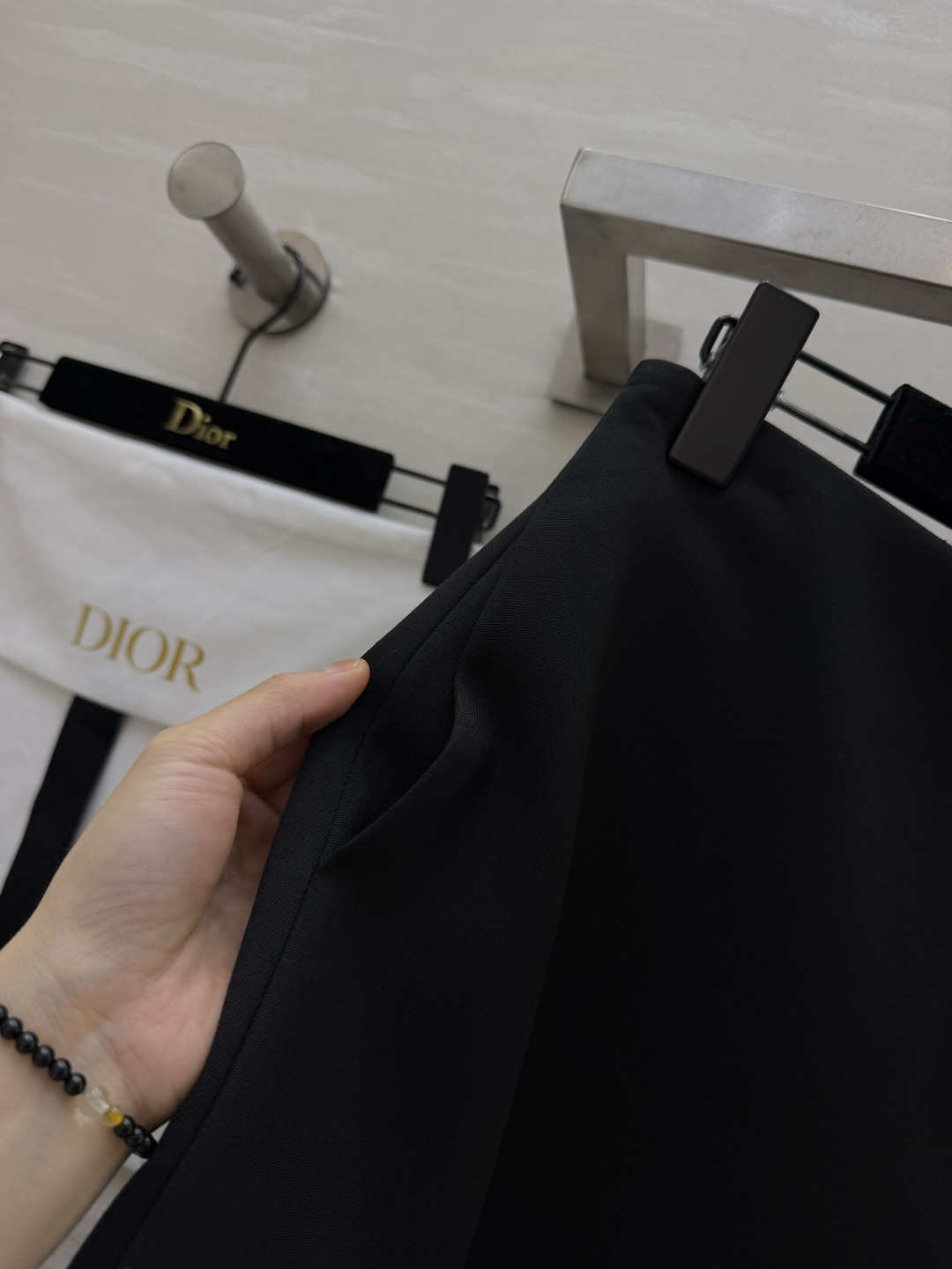 DIO♡²⁶下摆蕾丝半裙 诠释优雅格调 高腰A字版型 流畅垂顺 巧妙修饰胯部与腿部线条 显瘦从容！裙摆拼接精致蕾丝花边 