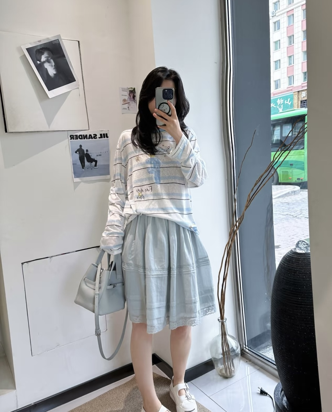Chane♡²⁶蓝白条纹长袖防晒T恤💙轻薄透气｜撞色领边｜趣味手绘印花 松弛落肩版型 不挑身材早秋百搭单品 随性又减龄 