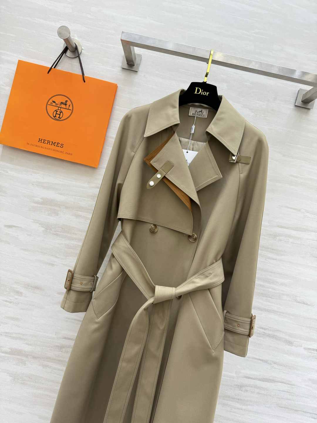 #Herme♡爆款撞色翻领长款风衣 高品质定制 现货首发size：S/M/L/XL（M码胸围：98，衣长：109）