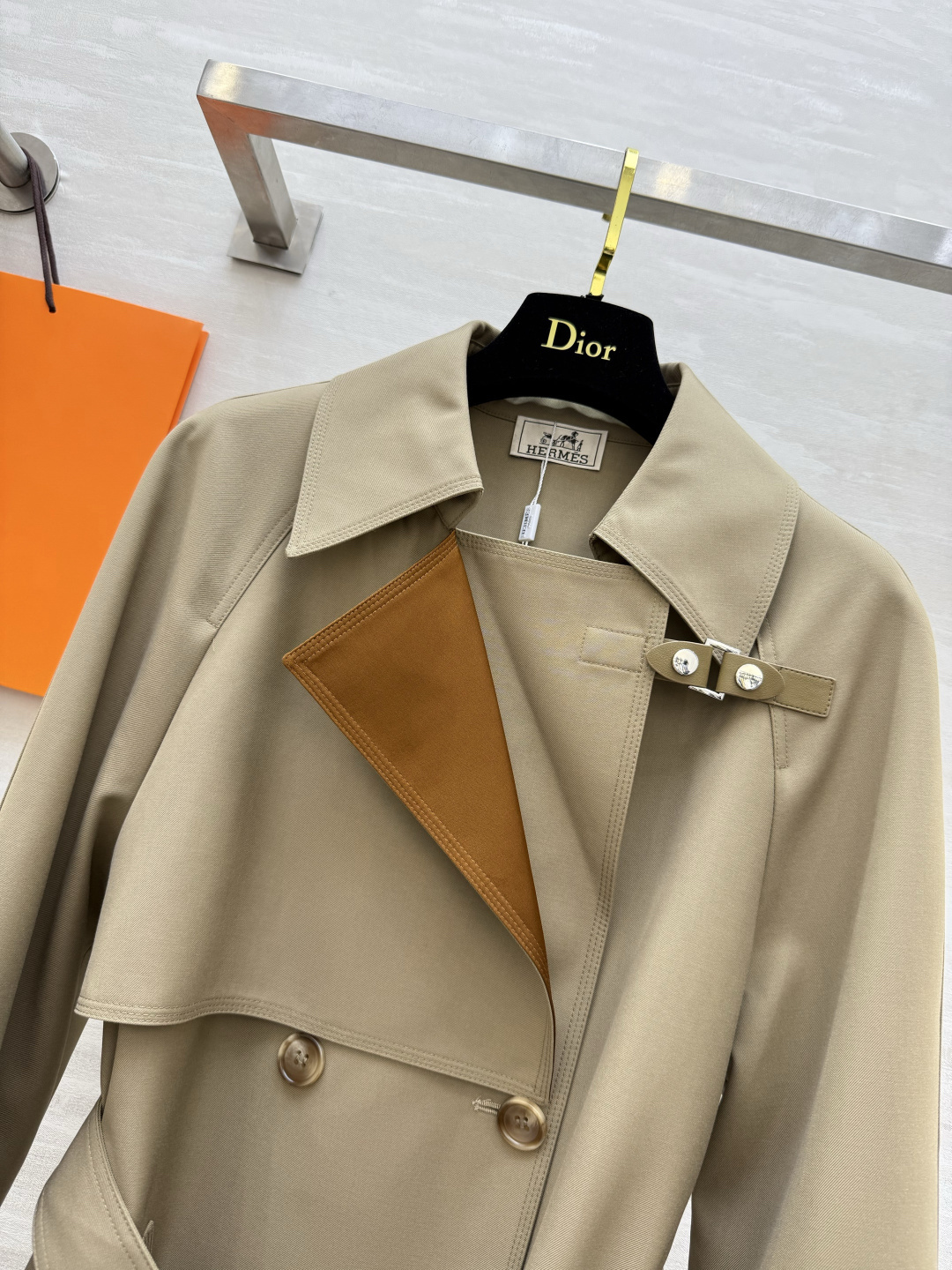 #Herme♡爆款撞色翻领长款风衣 高品质定制 现货首发size：S/M/L/XL（M码胸围：98，衣长：109）