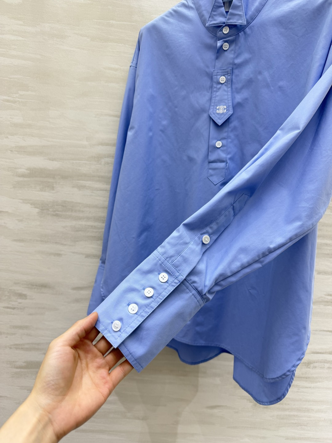 CELIN♡FALL²⁶新款飞机领衬衫🩵🤍高品质定制 现货首发size：S/M/L（S码肩宽：50，胸围：106，衣长：