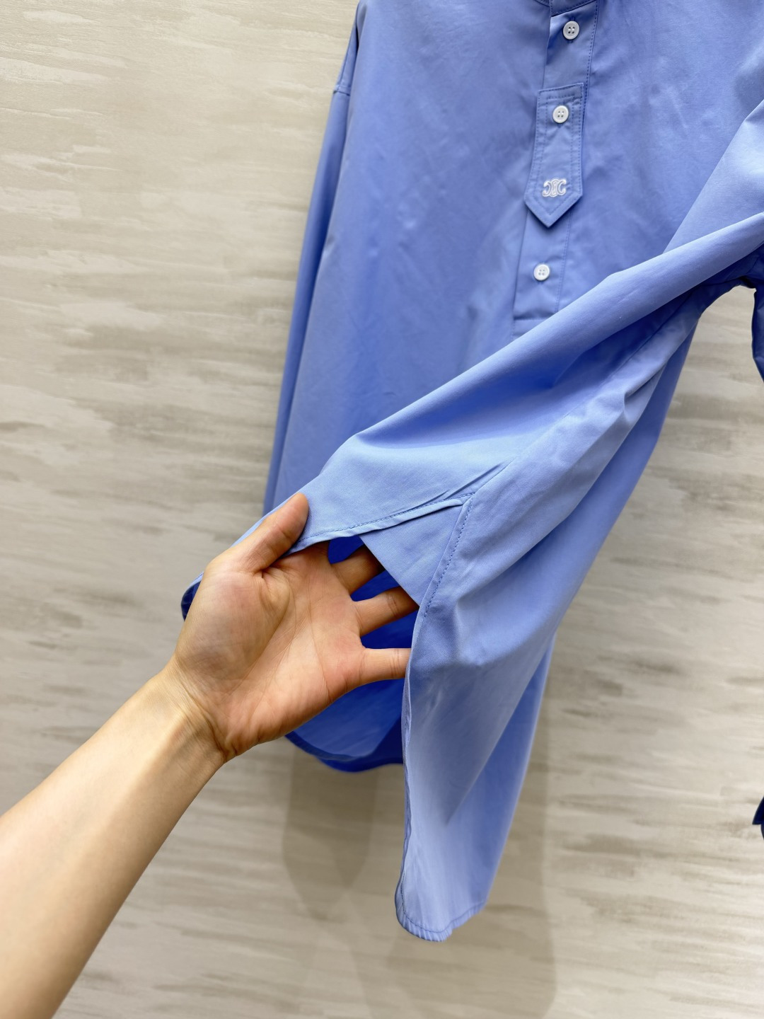 CELIN♡FALL²⁶新款飞机领衬衫🩵🤍高品质定制 现货首发size：S/M/L（S码肩宽：50，胸围：106，衣长：