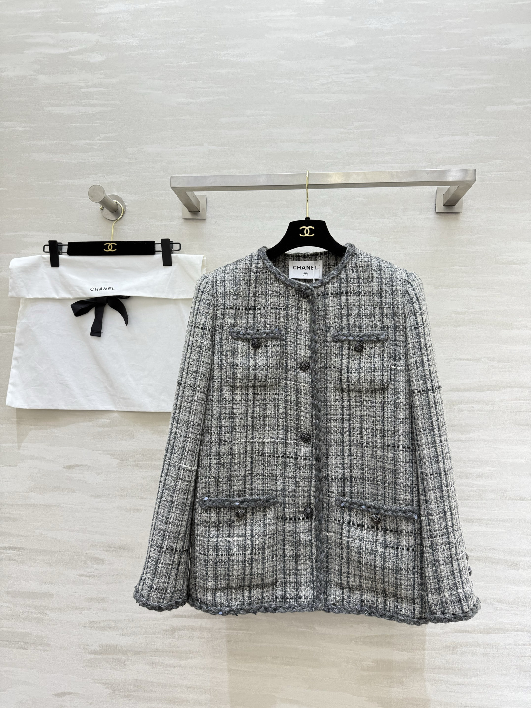 #Chane♡²⁶新款 人间富贵花🌷粗花呢外套 高品质定制 现货首发size：S/M/L（s码肩宽：40，胸围：100，