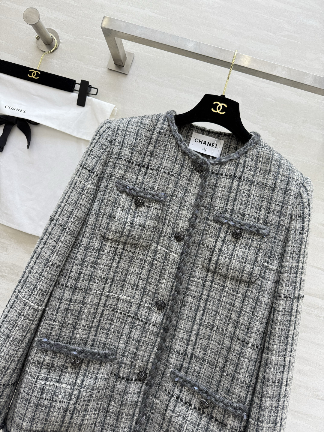 #Chane♡²⁶新款 人间富贵花🌷粗花呢外套 高品质定制 现货首发size：S/M/L（s码肩宽：40，胸围：100，
