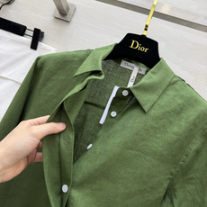DIO♡²⁶本命亚麻衬衫✨天然亚麻自带松弛肌理 垂感恰到好处 简约翻领 利落长袖 低调精致小标识点缀 没有多余繁杂设计 DIO♡²⁶本命亚麻衬衫✨天然亚麻自带松弛肌理 垂感恰到好处 简约翻领 利落长袖 低调精致小标识点缀 没有多余繁杂设计