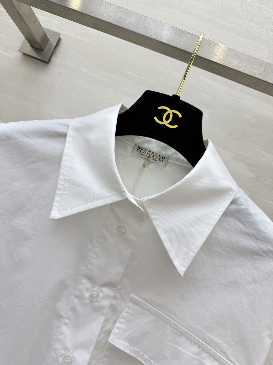 Brunello Cucinell♡²⁶抽绳短款棉质衬衫｜两色现货 高支棉面料 挺括透气 利落尖领 工装贴袋设计下摆抽绳