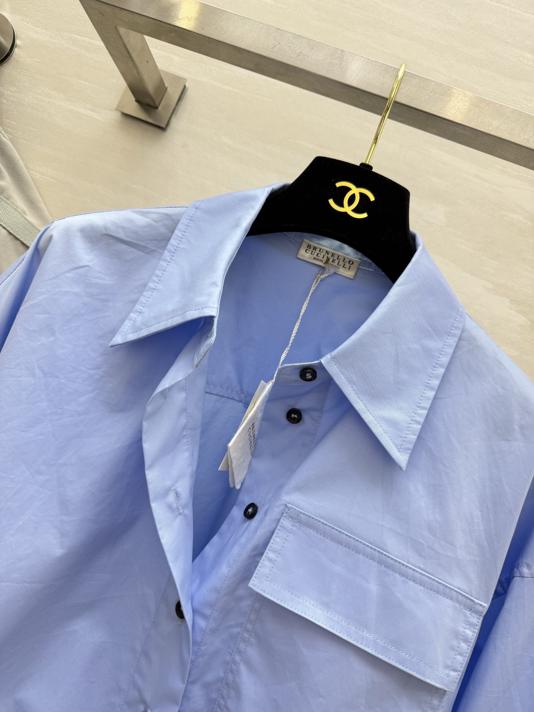Brunello Cucinell♡²⁶抽绳短款棉质衬衫｜两色现货 高支棉面料 挺括透气 利落尖领 工装贴袋设计下摆抽绳