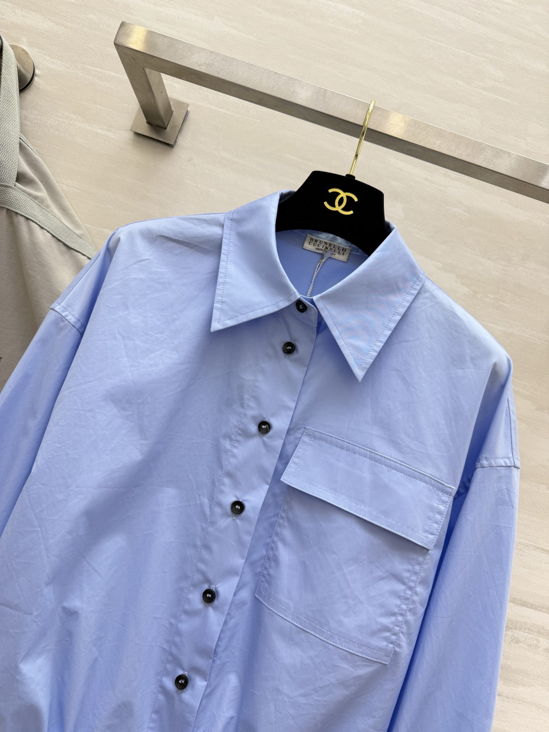 Brunello Cucinell♡²⁶抽绳短款棉质衬衫｜两色现货 高支棉面料 挺括透气 利落尖领 工装贴袋设计下摆抽绳