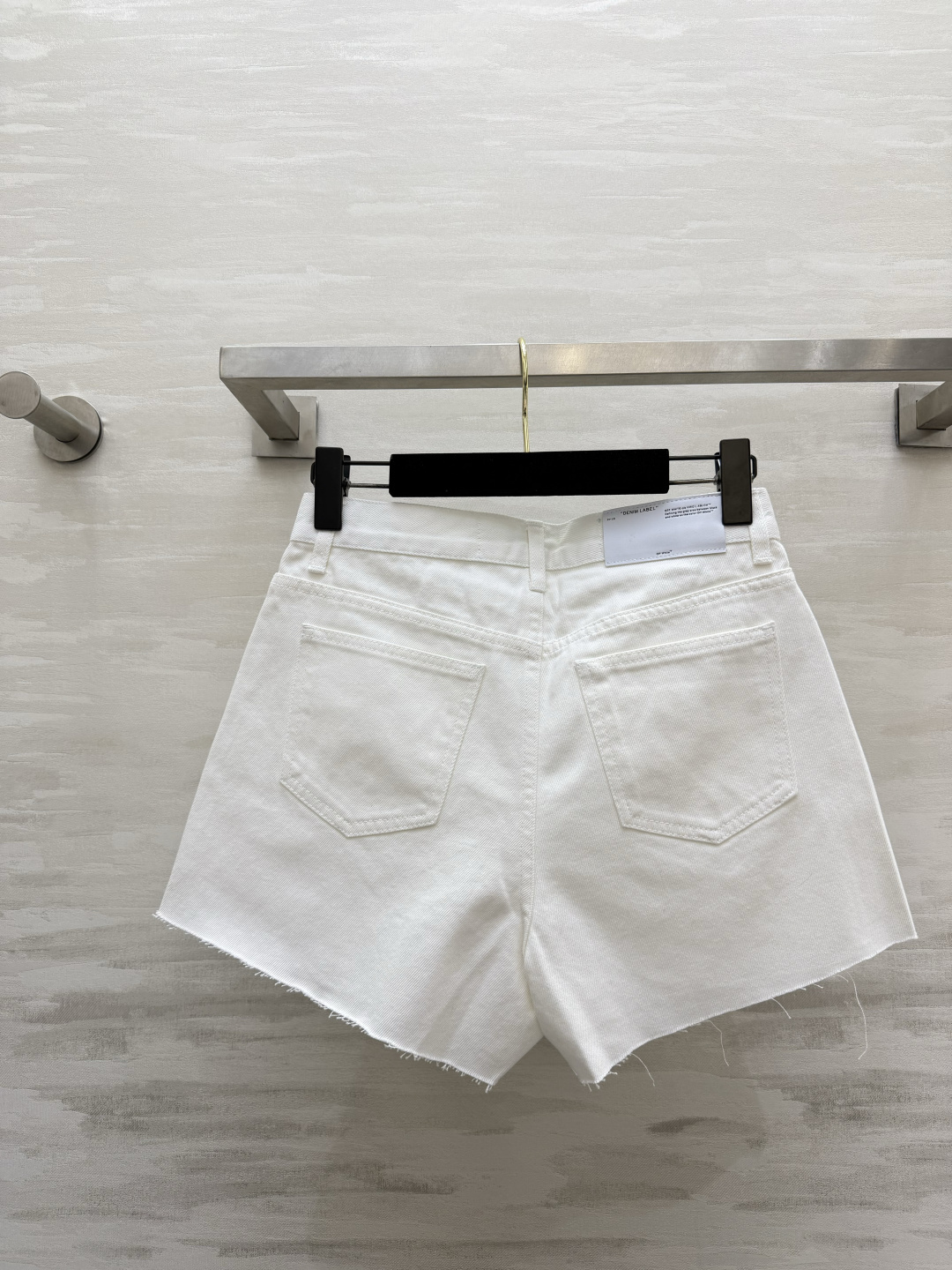 Off-White²⁶不收边牛仔短裤 高品质定制 现货首发size：S/M/L/XL（M码腰围：72，裤长：33）
