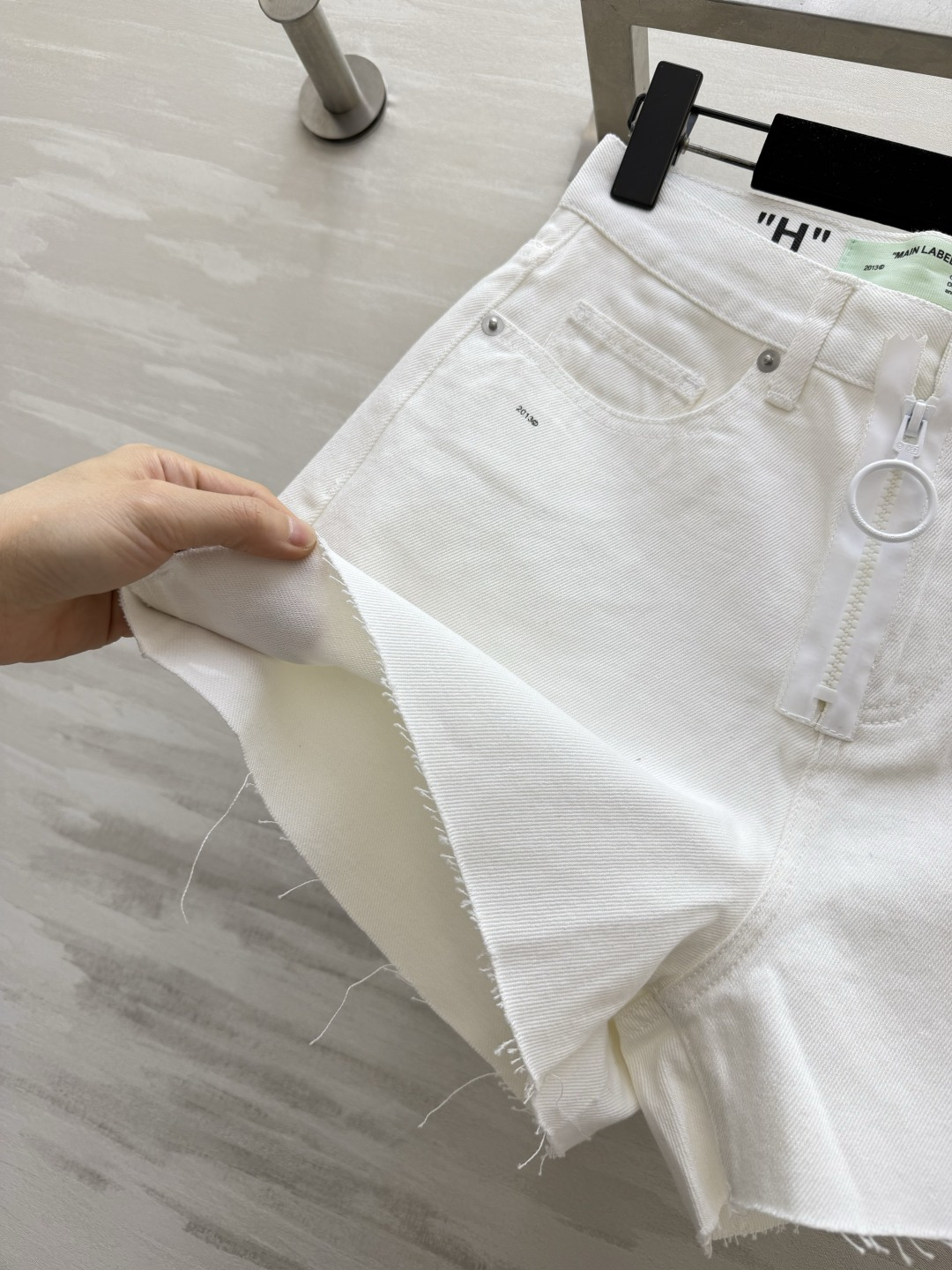 Off-White²⁶不收边牛仔短裤 高品质定制 现货首发size：S/M/L/XL（M码腰围：72，裤长：33）
