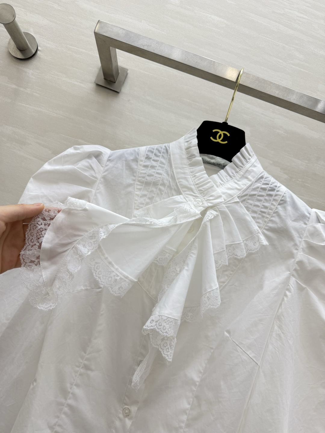 Ermanno Scervin♡²⁶法式宫廷白衬衫🤍蕾丝层叠荷叶领 复古泡泡羊腿袖 满满温柔复古调性 单穿精致｜内搭出彩